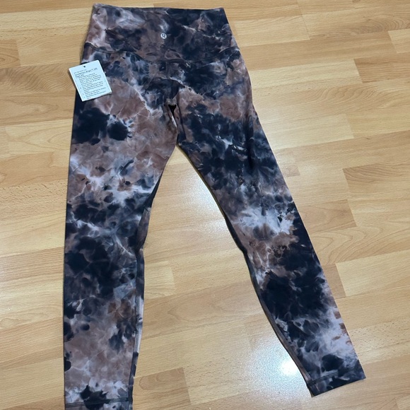 Brand New Lululemon Align HR Pant 25” - Picture 6 of 10